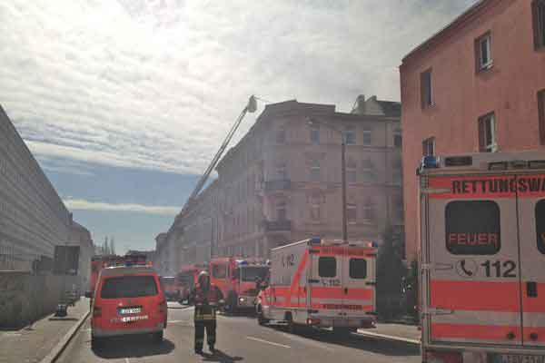 Brand in Mehrfamilienhaus in Leipzig-Gohlis - Ein Toter und mehrere Verletzte
