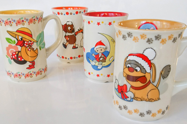 In diesem Jahr ist Moppi (rechts) das Motiv der Kindertasse auf dem Leipziger Weihnachtsmarkt In diesem Jahr ist Moppi (rechts) das Motiv der Kindertasse auf dem Leipziger Weihnachtsmarkt